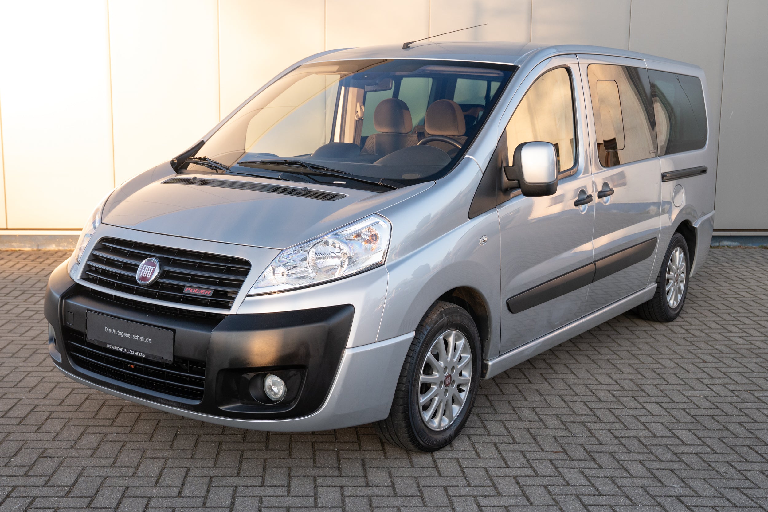 Fiat Scudo Panorama Executive L2H1 165*PDC*9-SITZER*