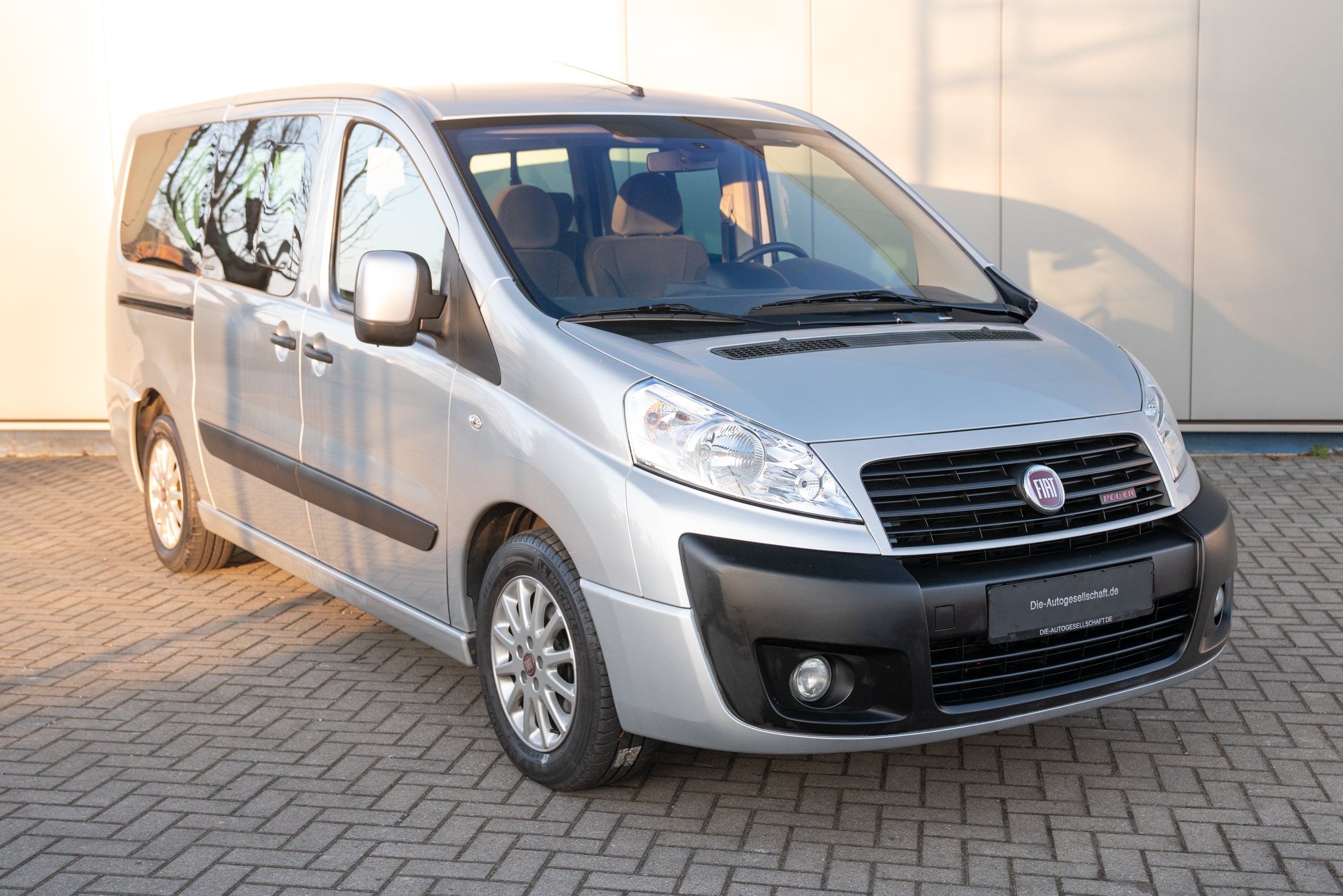 Fiat Scudo Panorama Executive L2H1 165*PDC*9-SITZER*