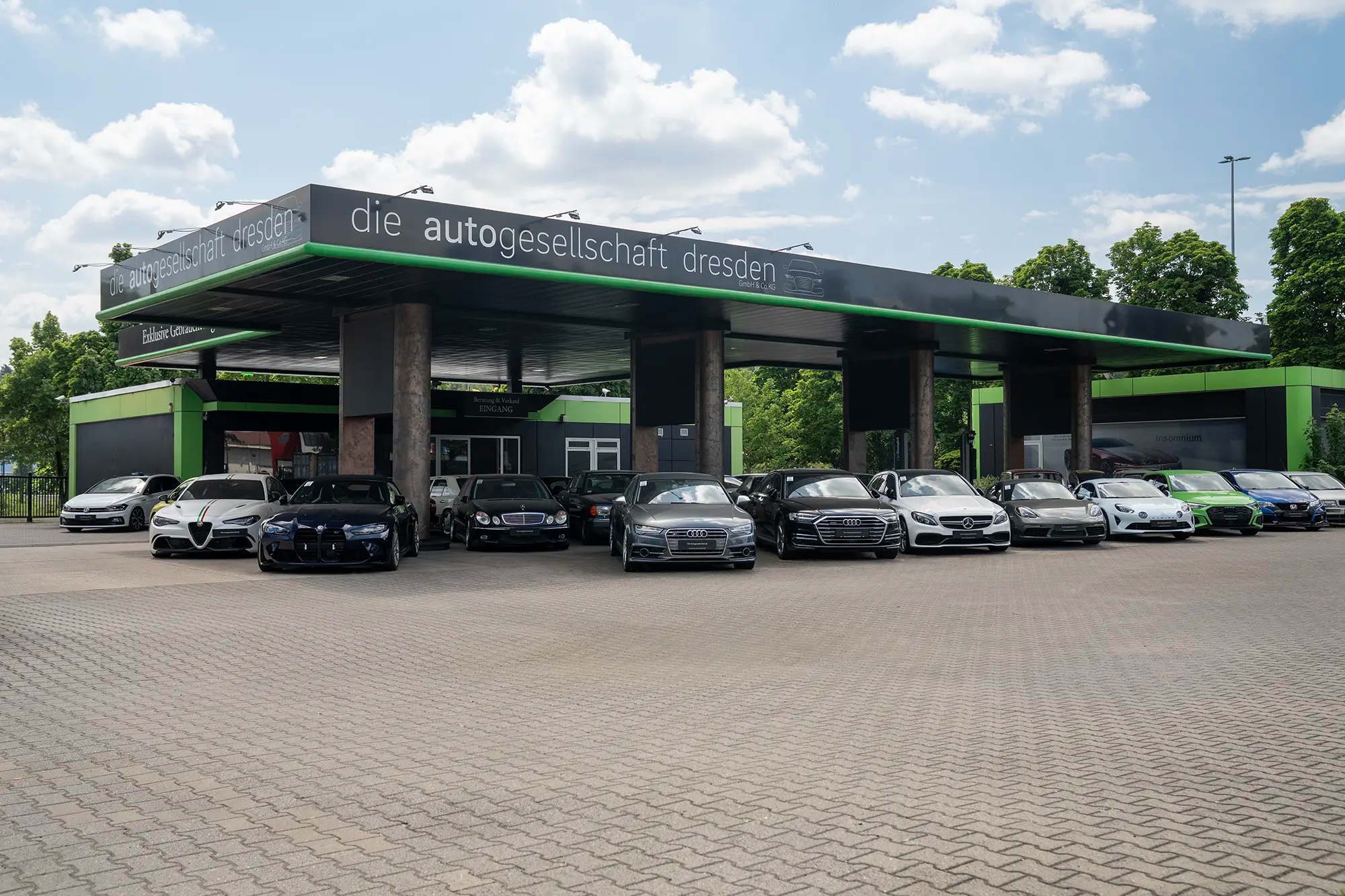 Moderne Autohaus Ausstellungsraum